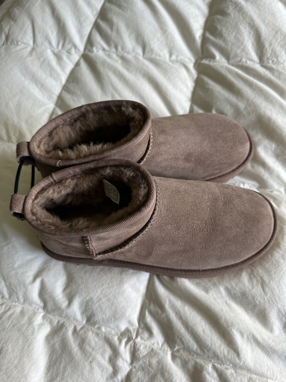 UGG Classic Ultra Mini Boots Women’s 8 tan beige